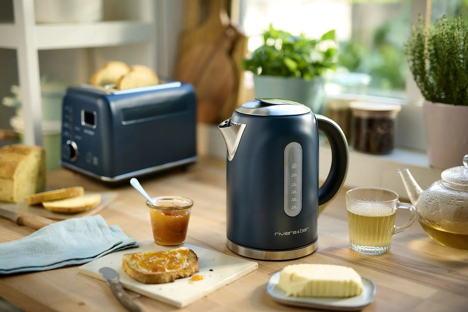 Waterkoker Mila - 1.5 L - Blauw riviera&bar