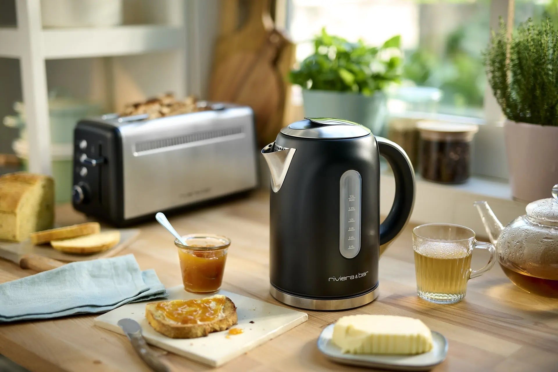 Waterkoker Mila - 1.5 L - Zwart riviera&bar