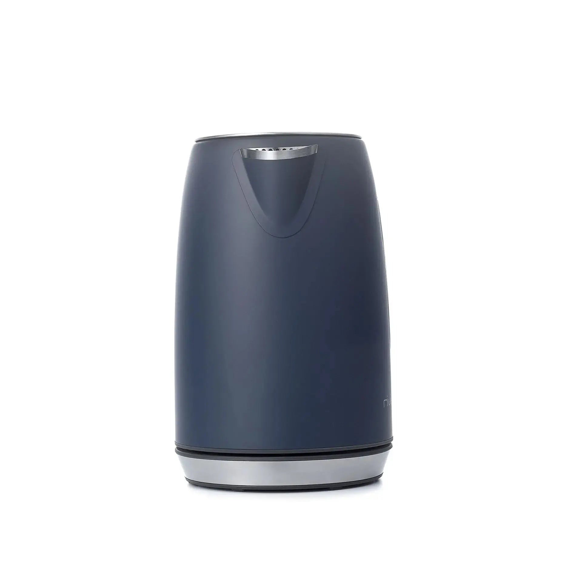 Marineblauwe elektrische waterkoker.