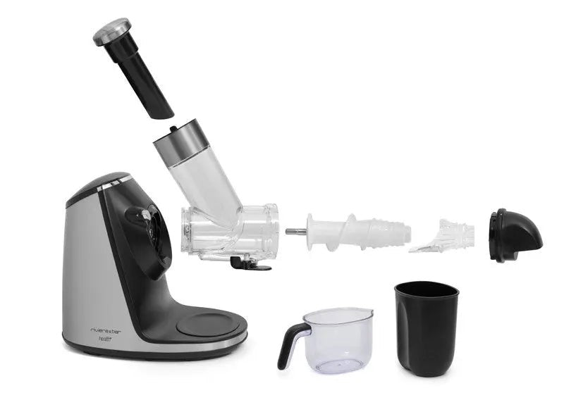 Gedemonteerde sapcentrifuge, zilver en zwart, plastic onderdelen.