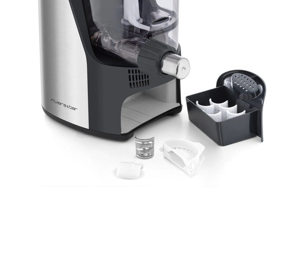 Elektrische pastamachine Riviera & Bar met accessoires.