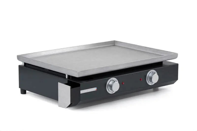 Zwarte en roestvrijstalen gasplancha.