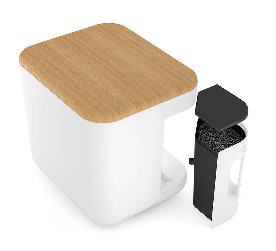 Witte luchtreiniger met houten deksel.