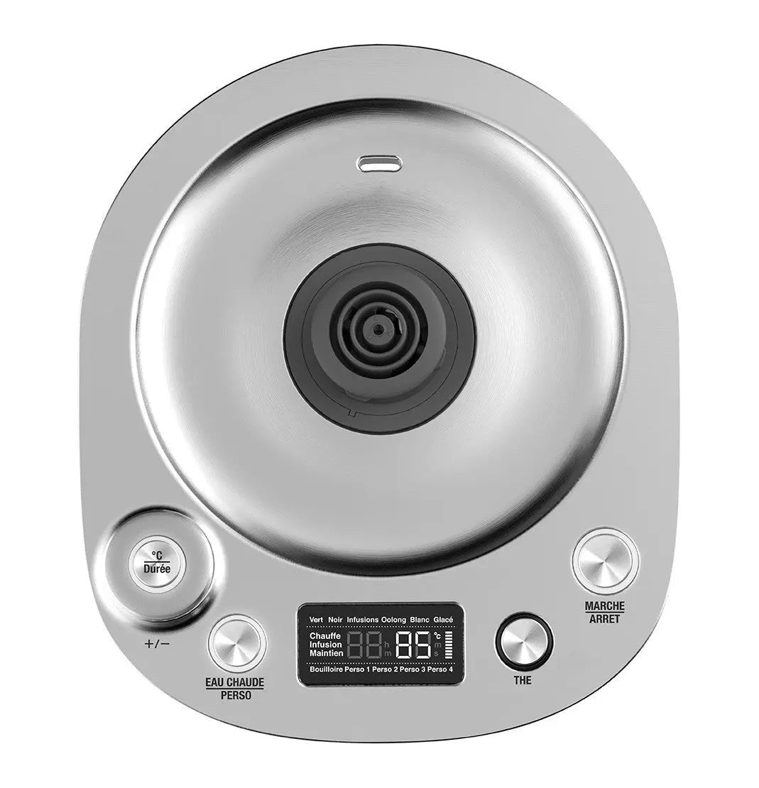 Bovenaanzicht van een roestvrijstalen waterkoker met een LCD-scherm waarop informatie wordt weergegeven en bedieningsknoppen.